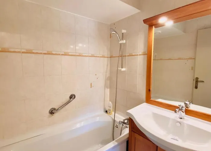 Pied Des Pistes/hyper Centre/balcon/parking شقة